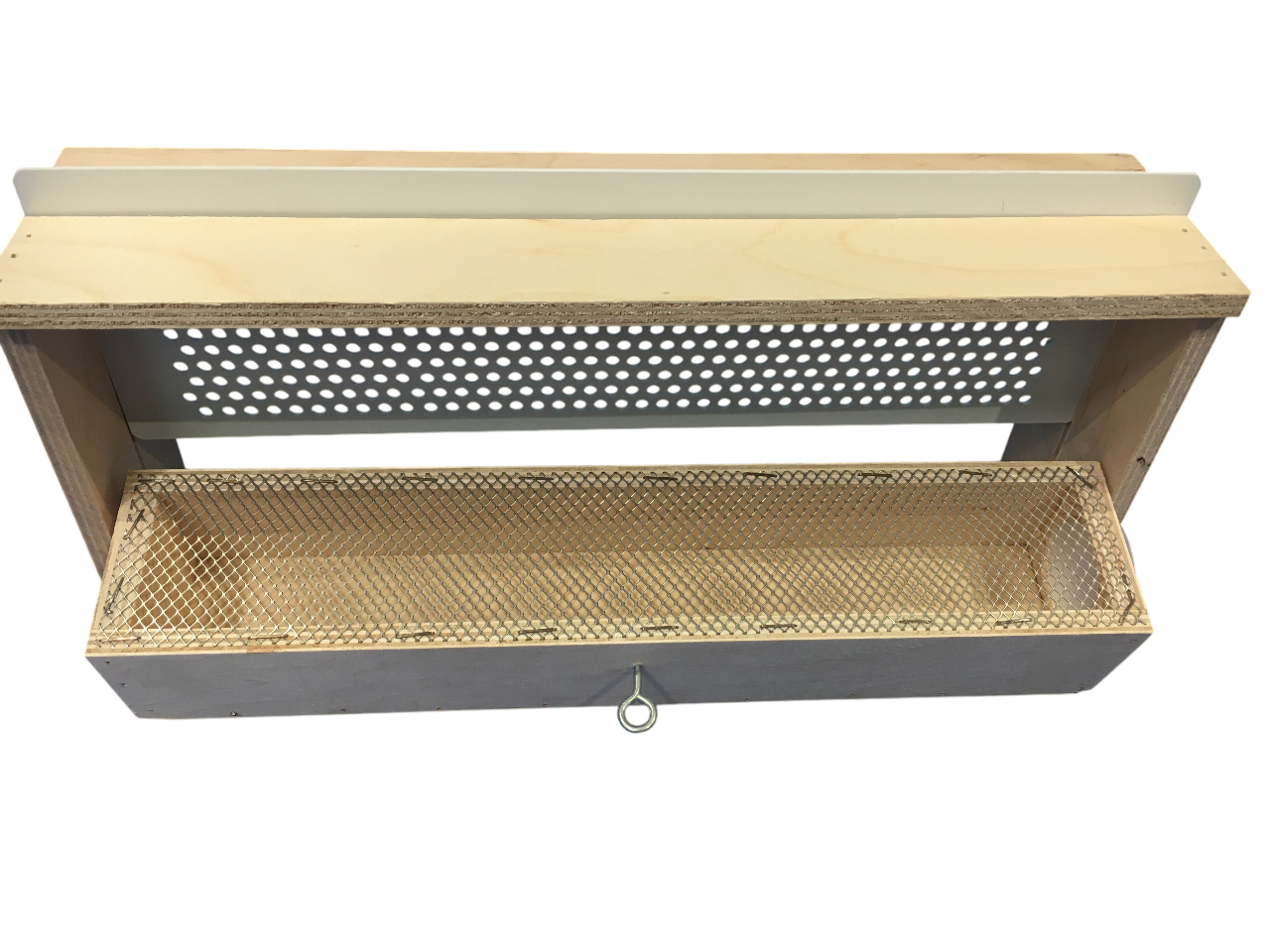 Vista superiore trappola raccolta polline con griglia metallica e cassetto